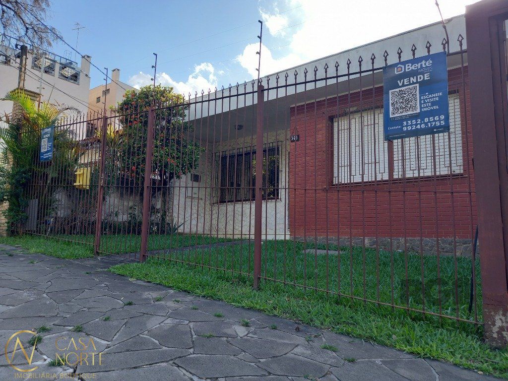 Casa à venda com 3 quartos, 330m², 6 vagas, Rua Doutor Ernesto Ludwig no bairro Chácara das Pedras em Porto Alegre