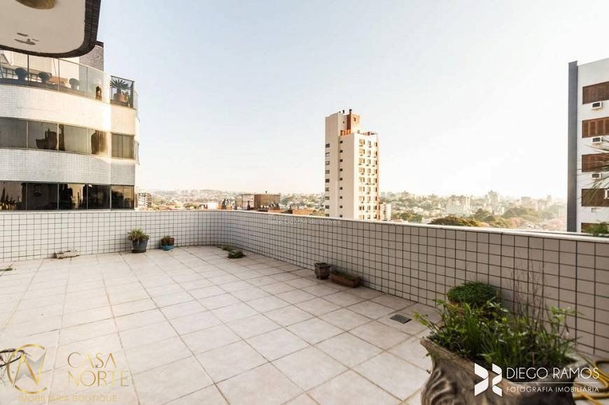 Cobertura à venda com 3 quartos, 264m², 1 suíte, 3 vagas, Rua Maestro Salvador Campanella no bairro Jardim Itu em Porto Alegre
