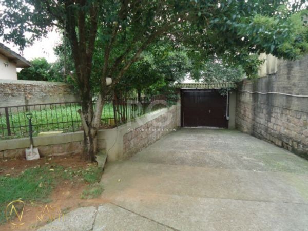 Terreno à venda  com 316m², Rua Costa Lima no bairro Nonoai em Porto Alegre