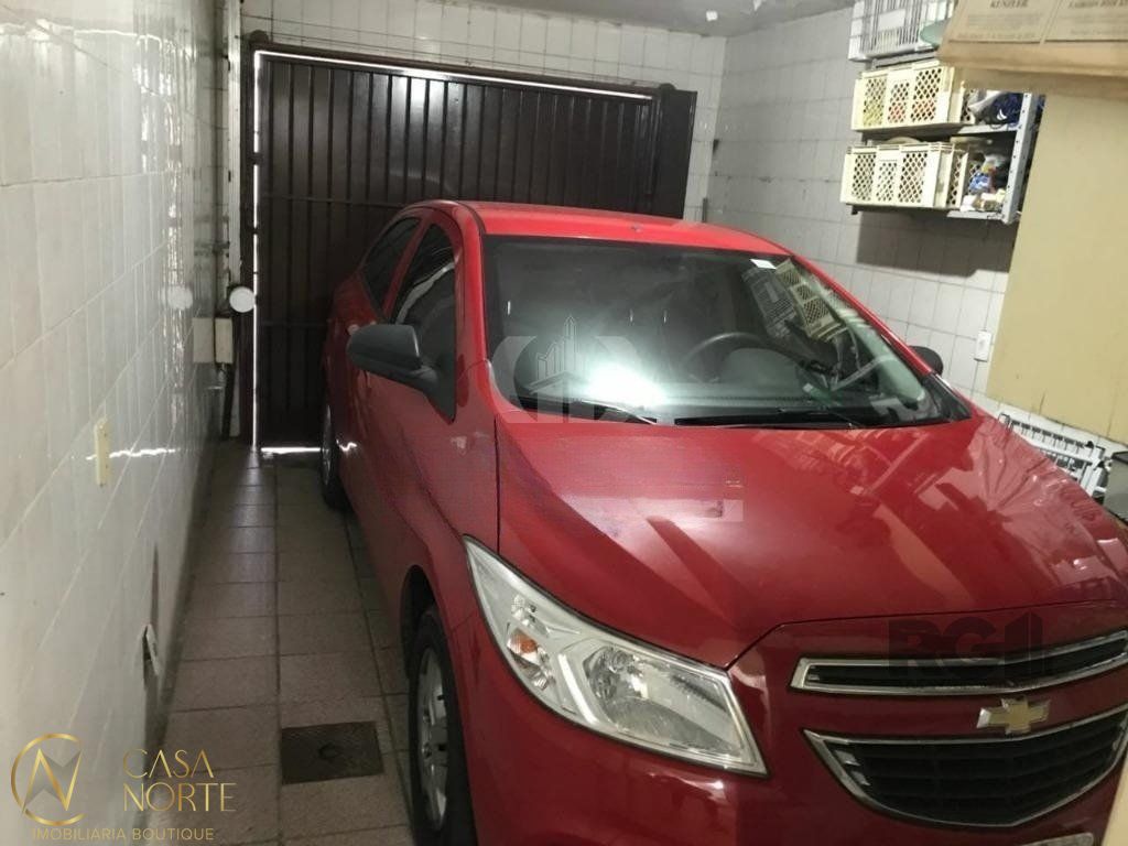 Casa à venda com 3 quartos, 144m², 2 suítes, 1 vaga, Rua Serro Azul no bairro Santa Maria Goretti em Porto Alegre
