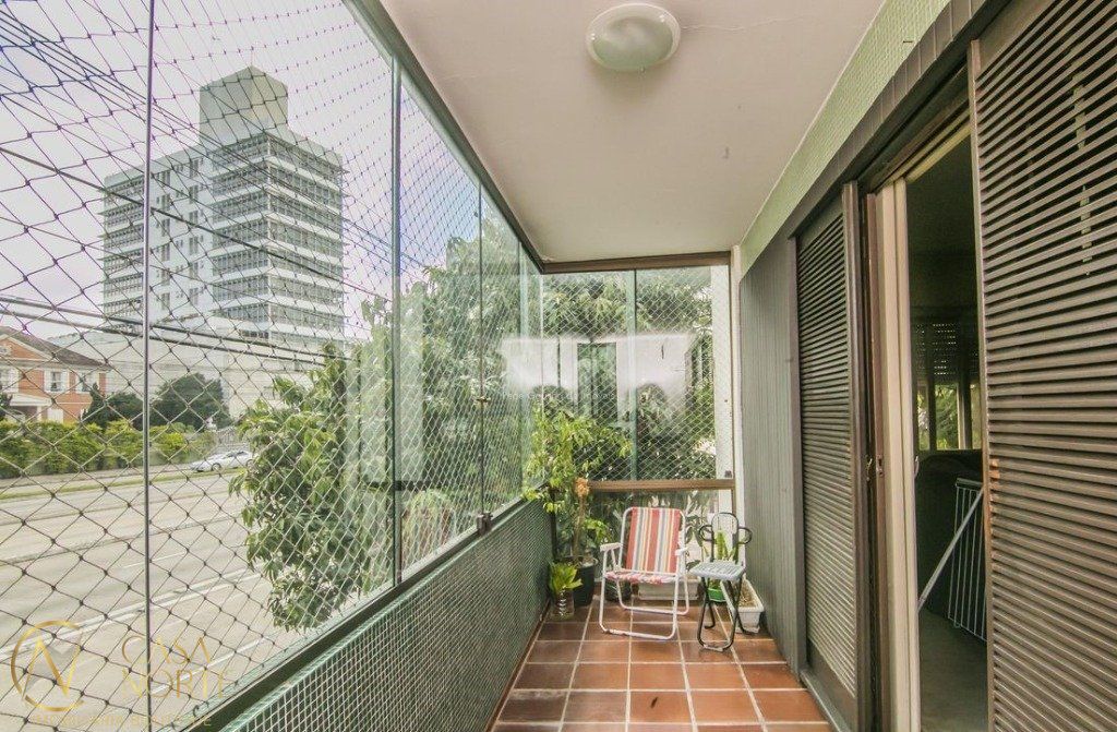 Apartamento à venda com 3 quartos, 192m², 1 suíte, 2 vagas, Avenida Carlos Gomes no bairro Petrópolis em Porto Alegre