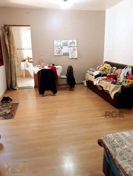 Casa à venda com 5 quartos, 200m², 1 suíte, 4 vagas, Avenida Professor Oscar Pereira no bairro Glória em Porto Alegre
