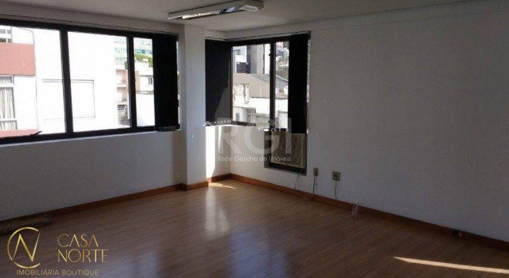 Sala Comercial à venda , 36m², Avenida Cristovao Colombo no bairro Floresta em Porto Alegre