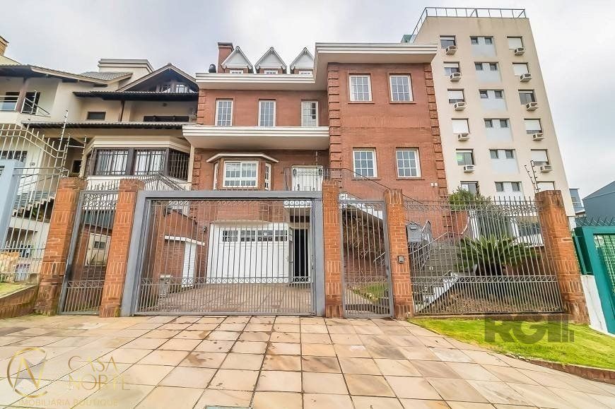Casa à venda com 4 quartos, 727m², 4 suítes, 6 vagas, Rua Souza Lobo no bairro Vila Jardim em Porto Alegre