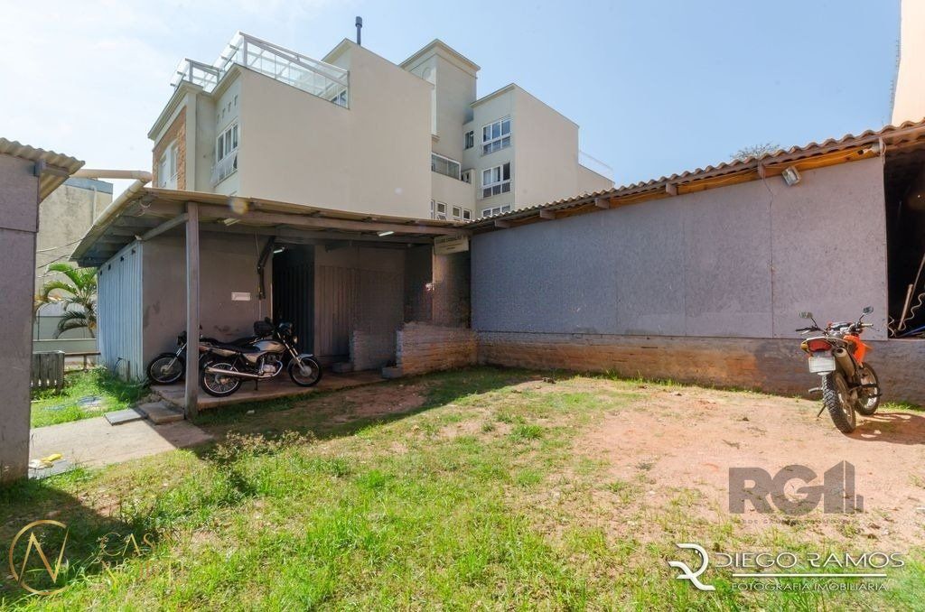 Terreno à venda  com 1870m², Rua Dona Ondina no bairro Menino Deus em Porto Alegre