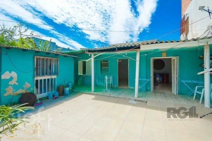 Casa à venda com 4 quartos, 93m², 2 vagas, Rua Doutor Vargas Neto no bairro Jardim Leopoldina em Porto Alegre