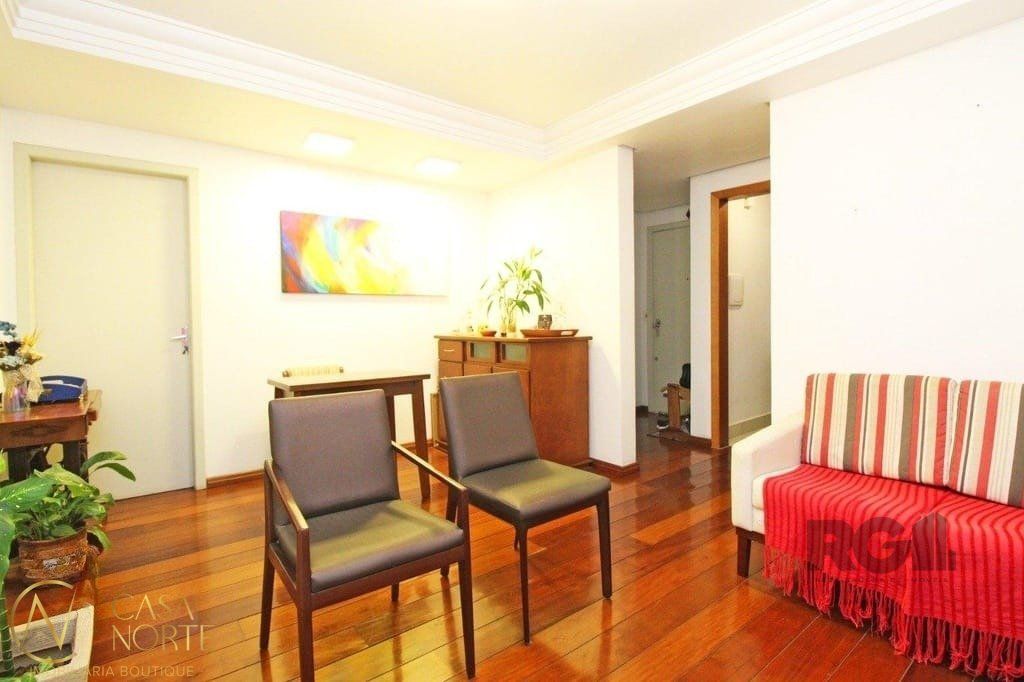 Cobertura à venda com 3 quartos, 134m², 1 suíte, 2 vagas, Rua Veador Porto no bairro Santana em Porto Alegre