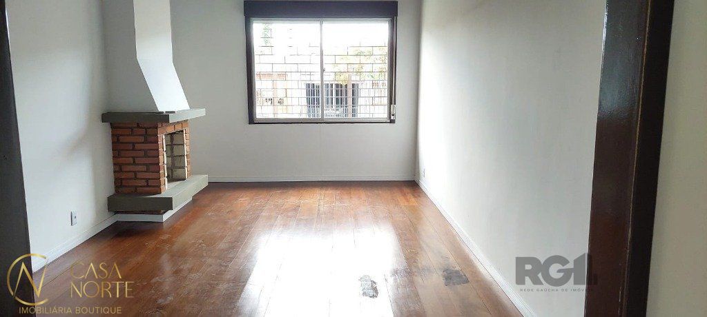 Casa à venda com 3 quartos, 162m², 1 suíte, 4 vagas, Rua Dom Jaime de Barros Câmara no bairro Sarandi em Porto Alegre