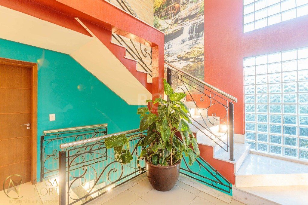 Casa à venda com 3 quartos, 498m², 3 suítes, 4 vagas, Rua Dona Lida Monteiro no bairro Teresópolis em Porto Alegre