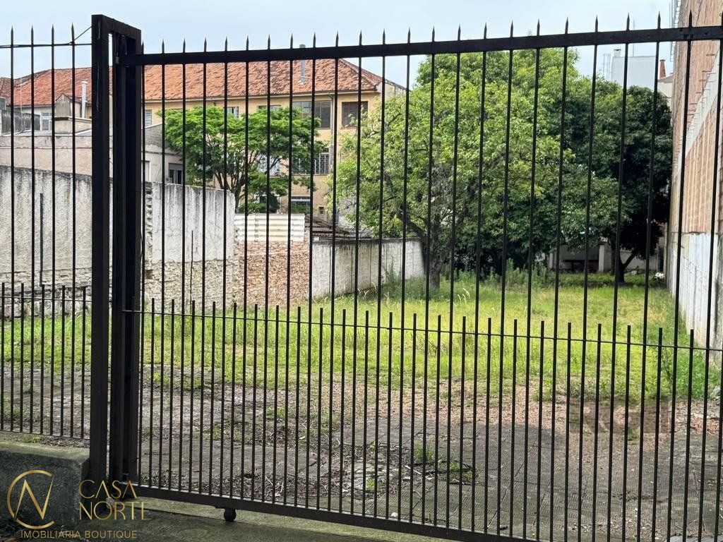 Terreno à venda  com 745m², Avenida Belém no bairro Teresópolis em Porto Alegre