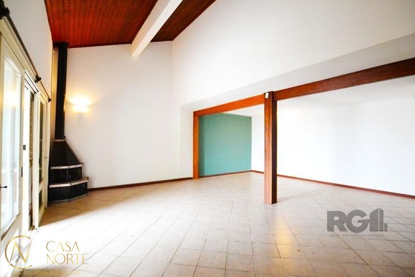 Casa à venda com 4 quartos, 190m², 1 suíte, 4 vagas, Rua dos Guananas no bairro Espírito Santo em Porto Alegre