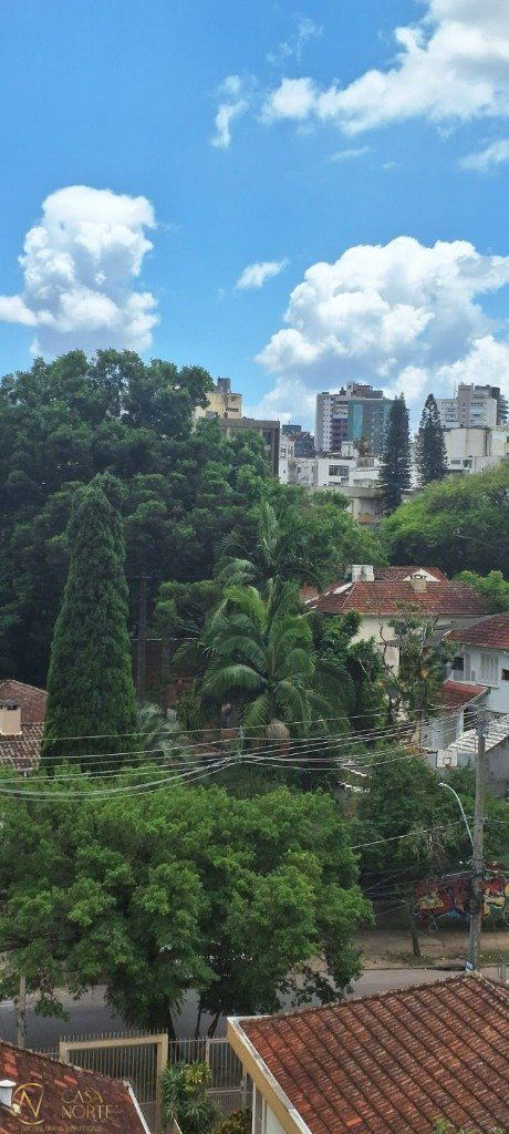 Cobertura à venda com 3 quartos, 250m², 1 suíte, 2 vagas, Rua Guararapes no bairro Petrópolis em Porto Alegre