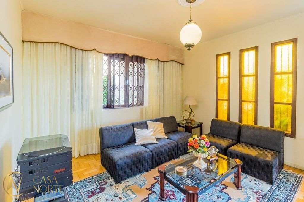 Casa à venda com 3 quartos, 154m², 4 vagas, Avenida Circular no bairro Vila Jardim em Porto Alegre
