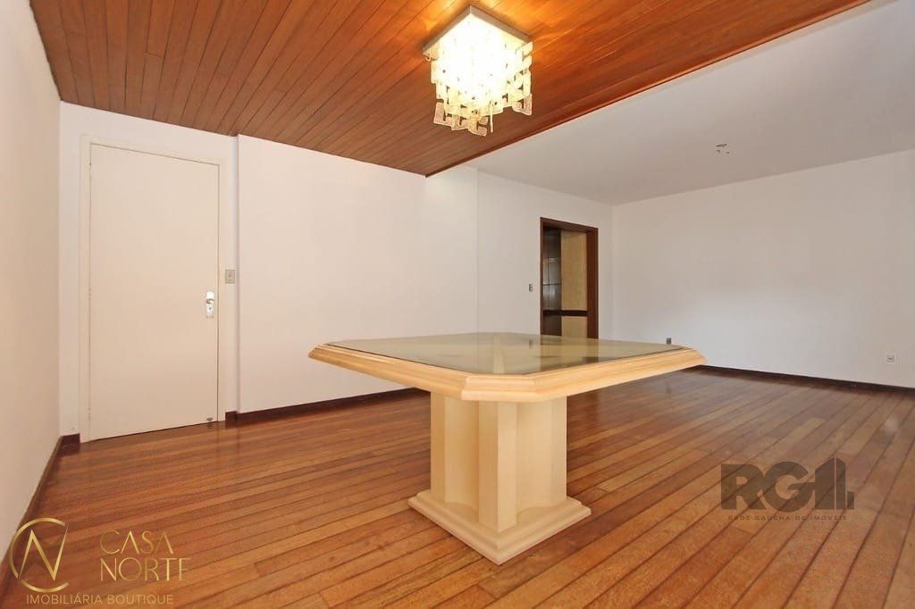 Apartamento à venda com 3 quartos, 148m², 1 suíte, 2 vagas, Rua São Vicente no bairro Rio Branco em Porto Alegre