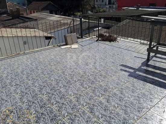 Casa à venda com 3 quartos, 80m², 1 suíte, 2 vagas, Rua Marechal Mesquita no bairro Teresópolis em Porto Alegre