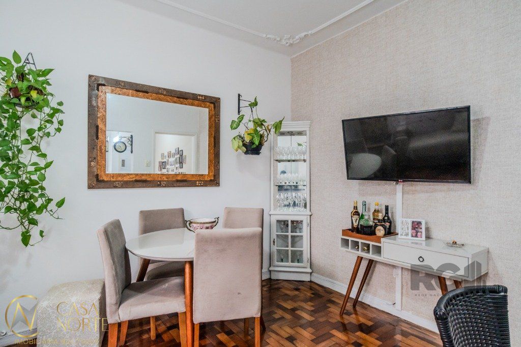 Apartamento à venda com 2 quartos, 82m², Rua Laurindo no bairro Santana em Porto Alegre