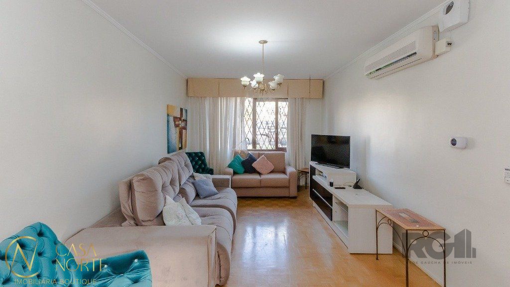 Casa à venda com 3 quartos, 120m², 1 suíte, 3 vagas, Avenida Engenheiro Ary de Abreu Lima no bairro Jardim Europa em Porto Alegre
