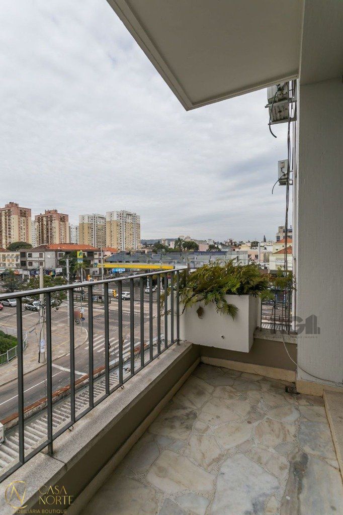 Apartamento à venda com 3 quartos, 129m², 1 suíte, 1 vaga, Rua Bogotá no bairro Jardim Lindóia em Porto Alegre