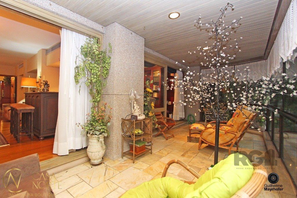 Apartamento à venda com 3 quartos, 315m², 1 suíte, 2 vagas, Avenida Lageado no bairro Petrópolis em Porto Alegre