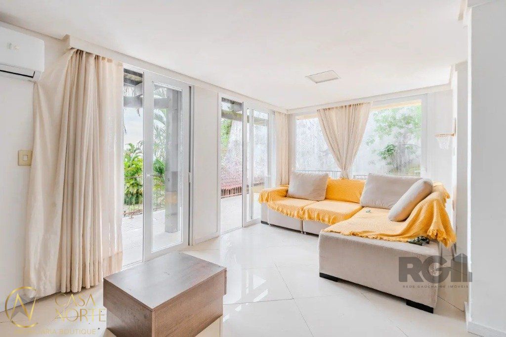 Apartamento à venda com 3 quartos, 262m², 1 suíte, 4 vagas, Avenida Arlindo Pasqualini no bairro Jardim Isabel em Porto Alegre