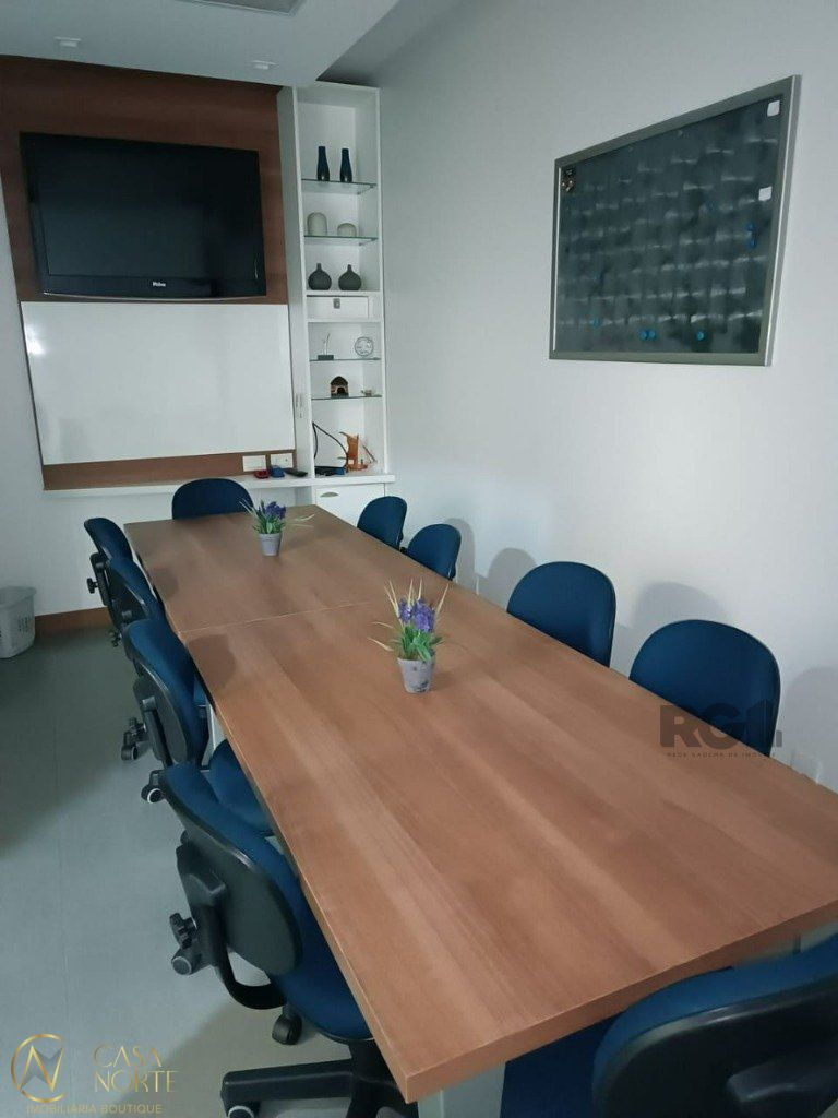 Sala Comercial à venda , 35m², 1 vaga, Avenida Getúlio Vargas no bairro Menino Deus em Porto Alegre