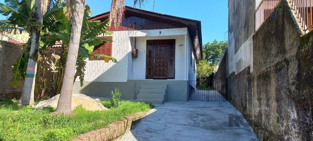 Casa à venda com 2 quartos, 57m², 1 vaga, Rua Paul Harris no bairro Jardim Itu em Porto Alegre