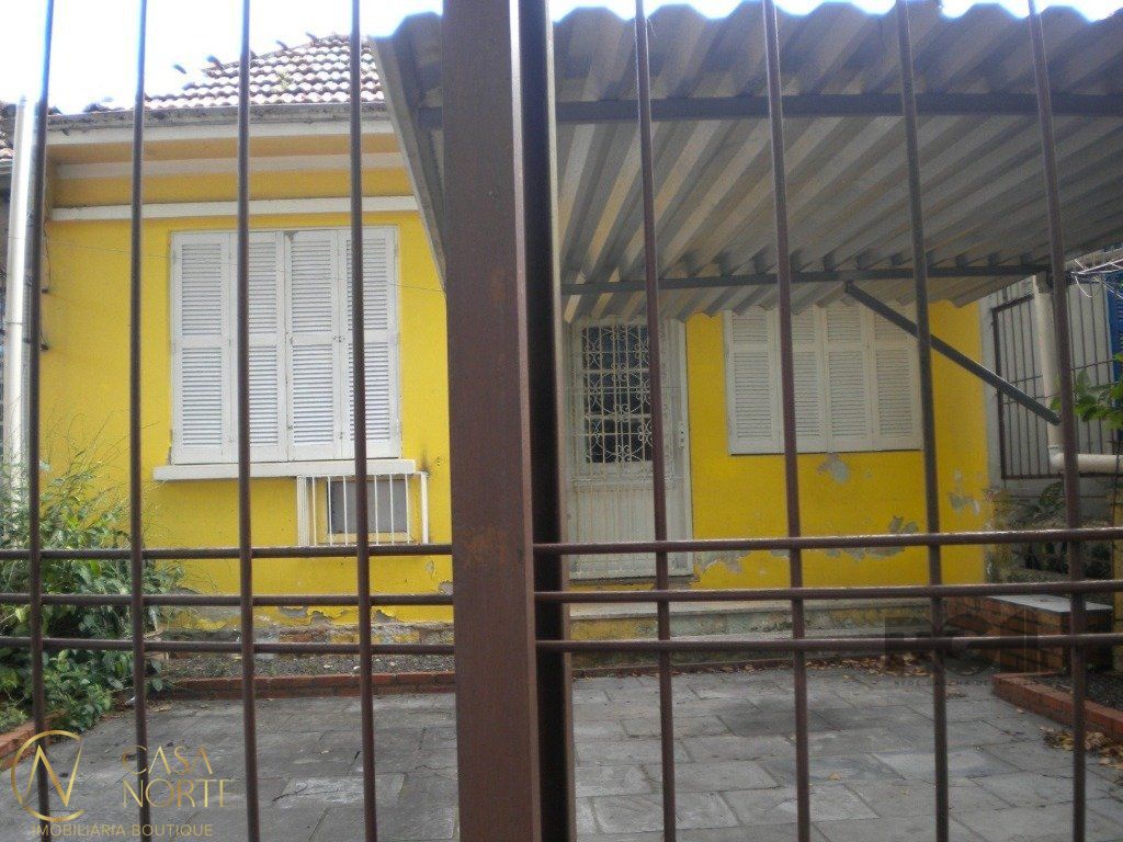 Casa à venda com 3 quartos, 120m², 1 suíte, 2 vagas, Travessa Ouvidor no bairro Santo Antônio em Porto Alegre
