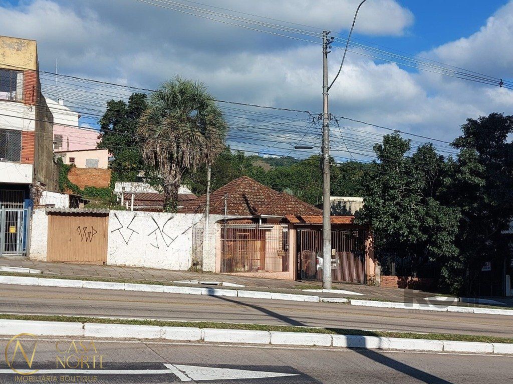 Casa à venda com 2 quartos, 638m², 1 suíte, 2 vagas, Rua Coronel Aparício Borges no bairro Glória em Porto Alegre