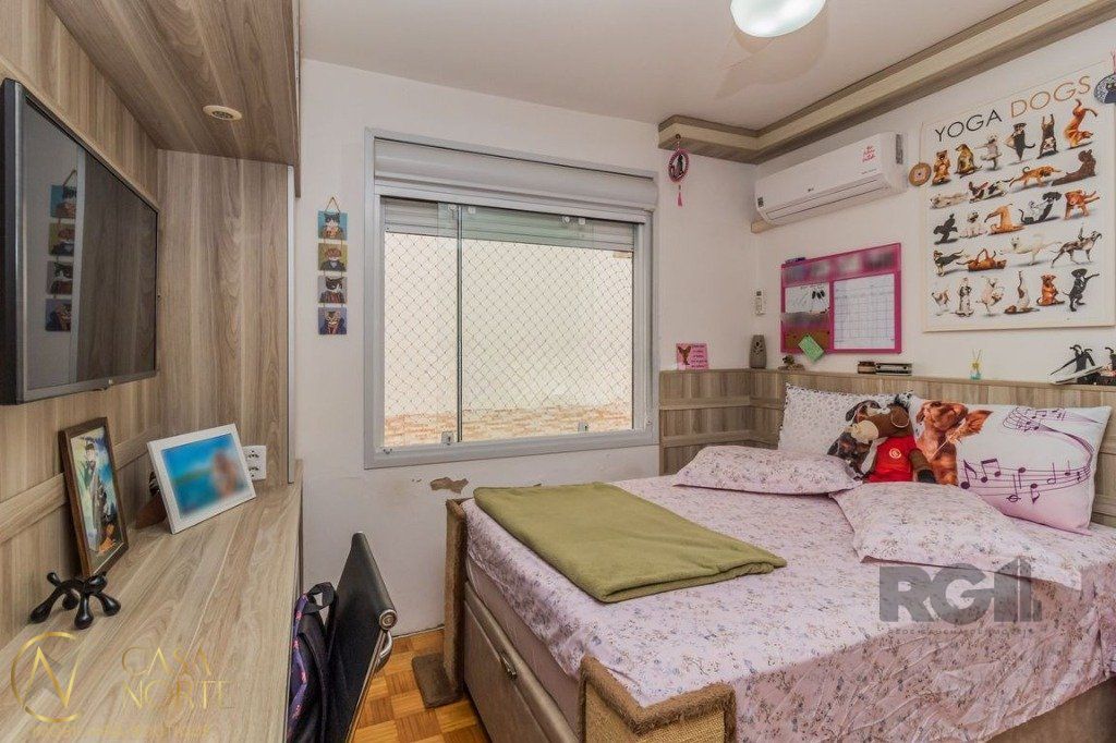 Casa à venda com 2 quartos, 183m², 3 vagas, Estrada Vila Maria no bairro Cavalhada em Porto Alegre