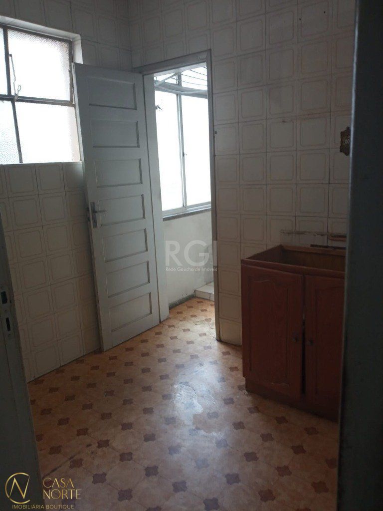 Apartamento à venda com 2 quartos, 50m², 1 vaga, Avenida Chui no bairro Cristal em Porto Alegre