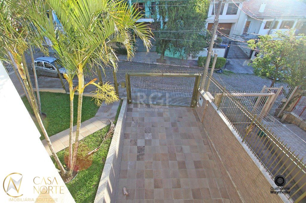 Casa à venda com 4 quartos, 445m², 4 suítes, 4 vagas, Rua Pedro Carneiro Pereira no bairro Teresópolis em Porto Alegre