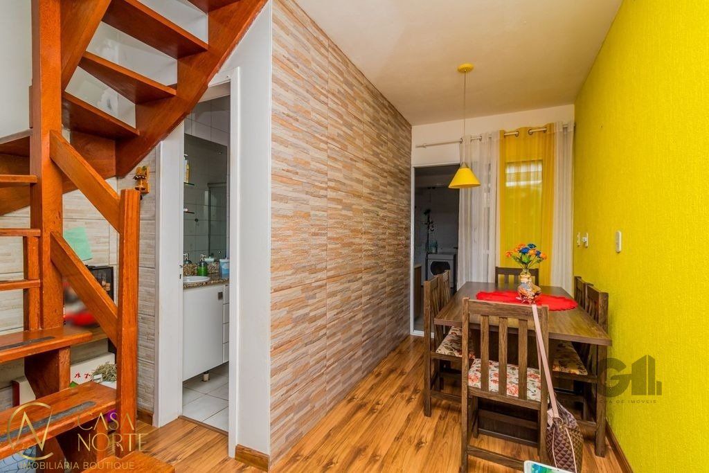 Casa de Condomínio à venda com 2 quartos, 79m², 1 suíte, 1 vaga, Rua Ney da Gama Ahrends no bairro Morro Santana em Porto Alegre
