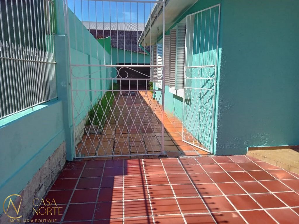 Casa à venda com 2 quartos, 116m², 2 vagas, Rua Eleutério Araújo no bairro Partenon em Porto Alegre