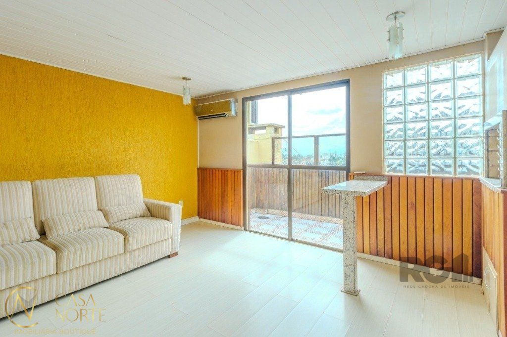 Cobertura à venda com 4 quartos, 157m², 1 suíte, 2 vagas, Rua Ouro Preto no bairro Jardim Floresta em Porto Alegre