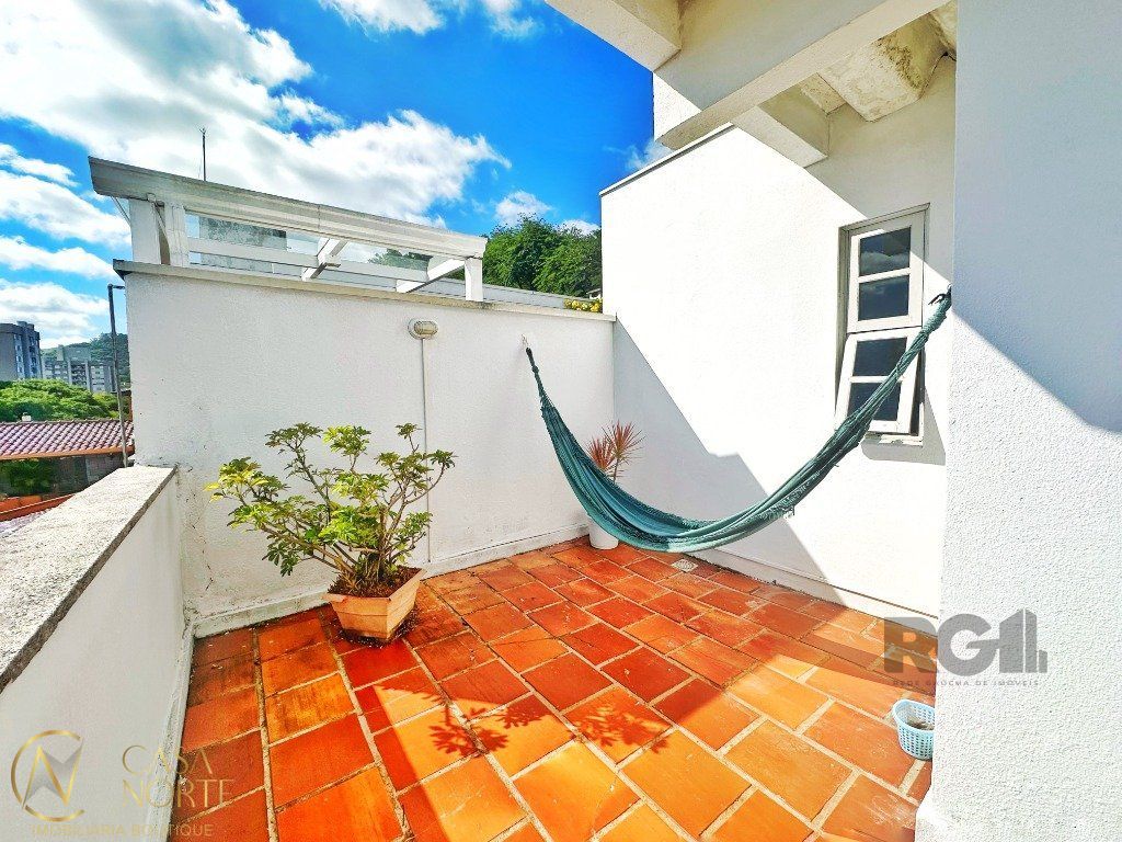 Cobertura à venda com 3 quartos, 121m², 1 vaga, Avenida Teresópolis no bairro Teresópolis em Porto Alegre