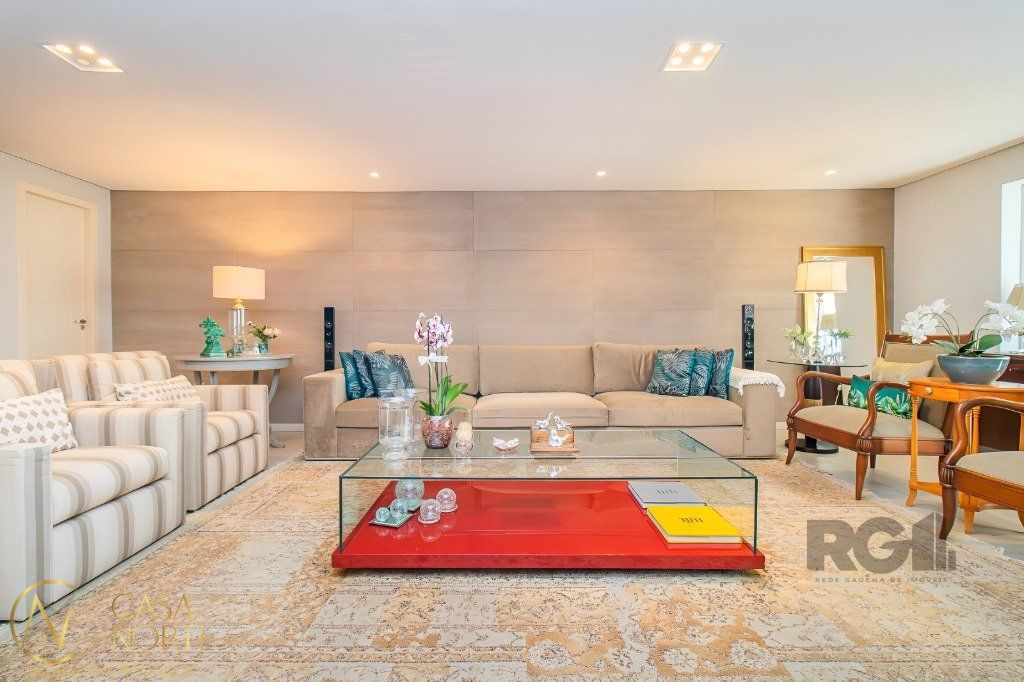 Casa à venda com 4 quartos, 351m², 3 suítes, 3 vagas, Rua Tomaz Edison no bairro Santo Antônio em Porto Alegre