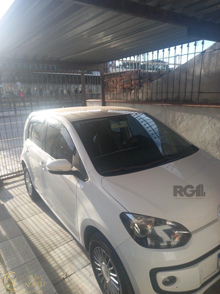 Casa à venda com 4 quartos, 362m², 1 vaga, Avenida Teresópolis no bairro Teresópolis em Porto Alegre