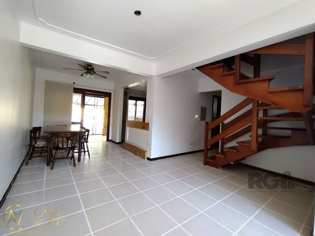 Casa à venda com 3 quartos, 193m², 1 suíte, 2 vagas, Rua Rincão no bairro Ipanema em Porto Alegre