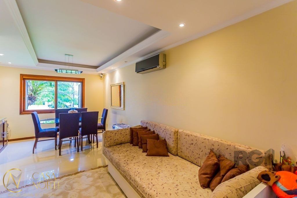 Casa de Condomínio à venda com 3 quartos, 155m², 1 suíte, 4 vagas, Avenida da Serraria no bairro Espírito Santo em Porto Alegre