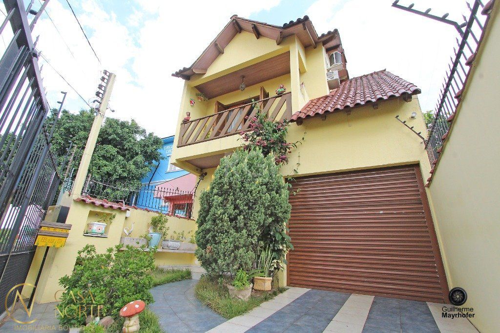 Casa à venda com 3 quartos, 165m², 1 suíte, 2 vagas, Rua Marciano Ribeiro no bairro Medianeira em Porto Alegre