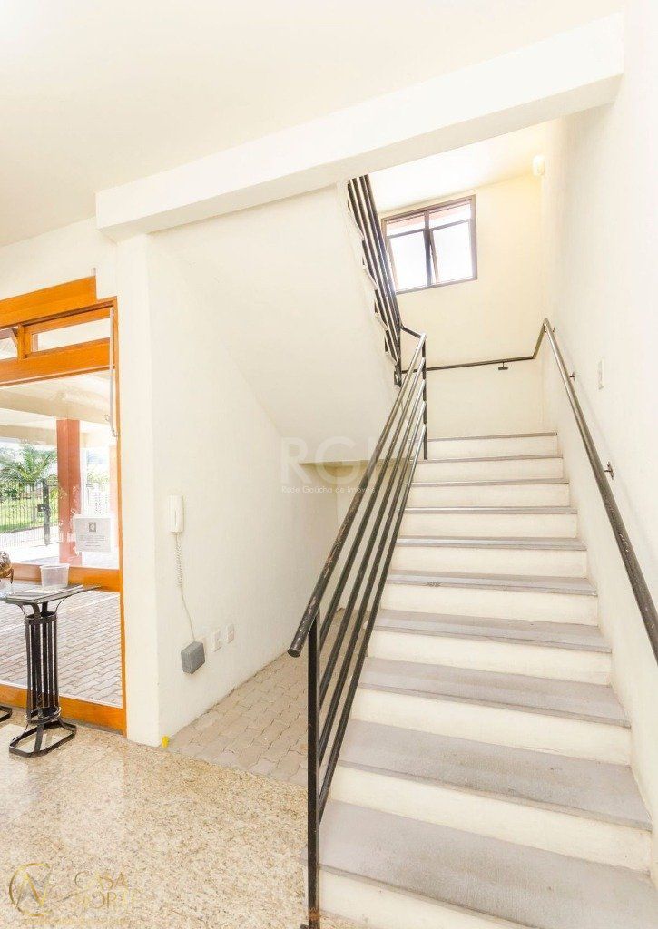 Apartamento à venda com 3 quartos, 83m², 1 suíte, 1 vaga, Rua Cangussu no bairro Nonoai em Porto Alegre