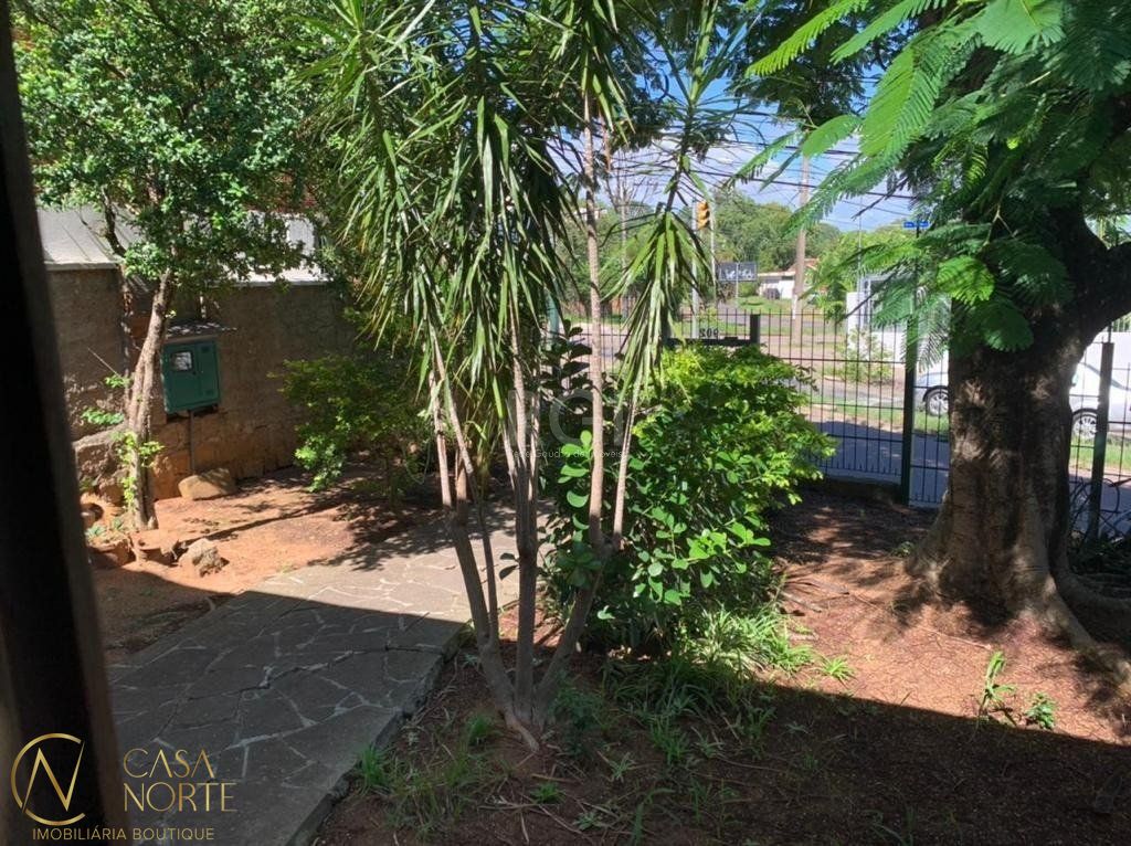 Casa à venda com 2 quartos, 140m², 1 suíte, 2 vagas, Rua Sepe Tiaraju no bairro Medianeira em Porto Alegre