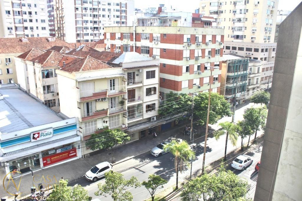 Sala Comercial à venda , 34m², Avenida Cristovao Colombo no bairro Floresta em Porto Alegre