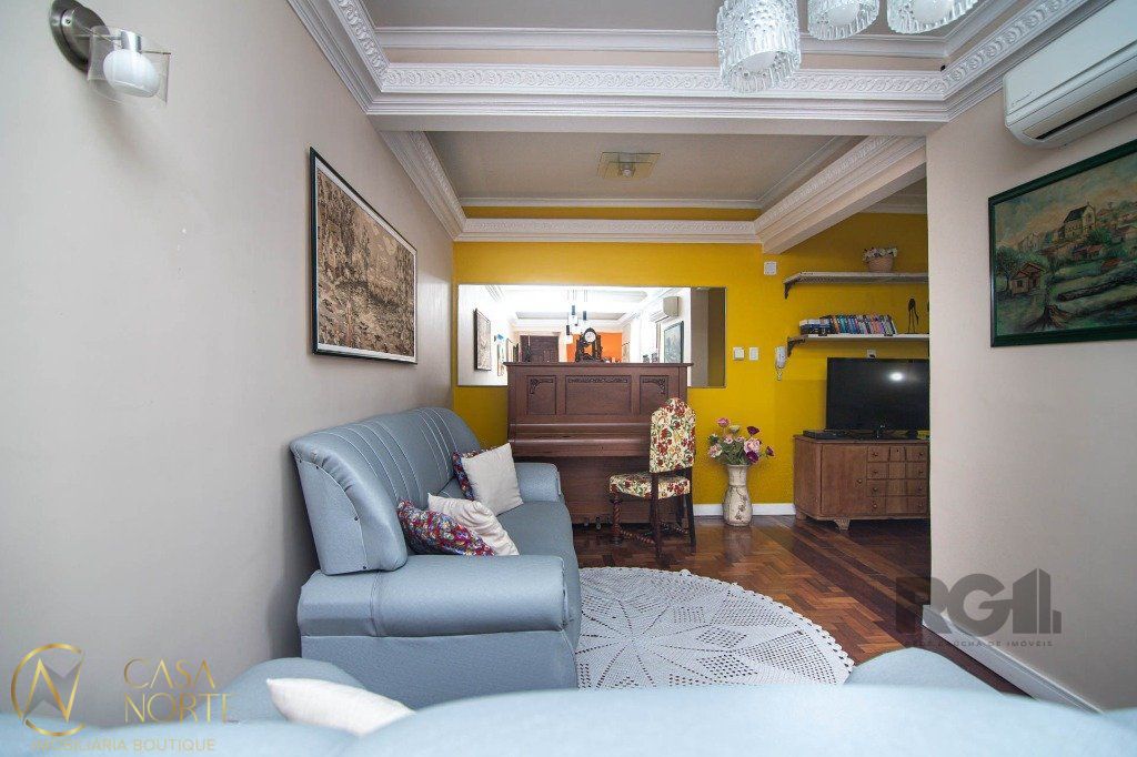 Apartamento à venda com 4 quartos, 152m², 1 suíte, Avenida Cristovao Colombo no bairro Floresta em Porto Alegre