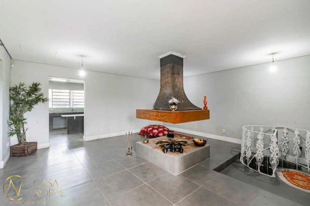Casa à venda com 3 quartos, 286m², 2 vagas, Avenida Manoel Elias no bairro Jardim Leopoldina em Porto Alegre