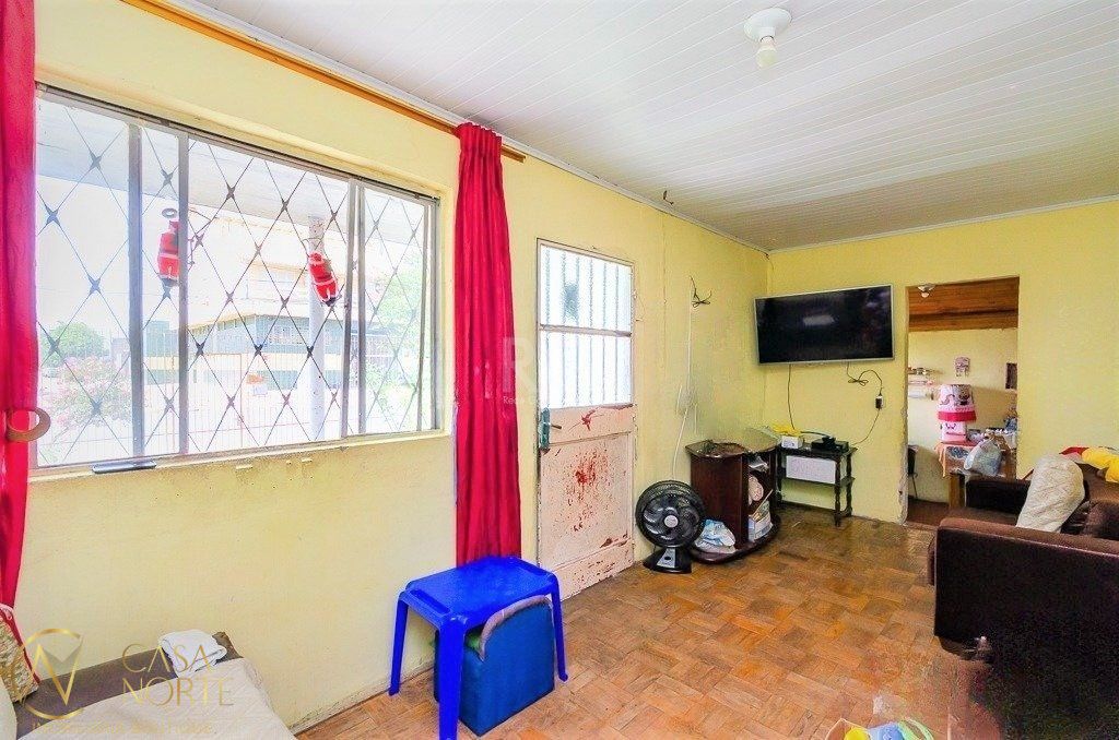 Casa à venda com 4 quartos, 113m², 1 vaga, Avenida Souza Melo no bairro Sarandi em Porto Alegre