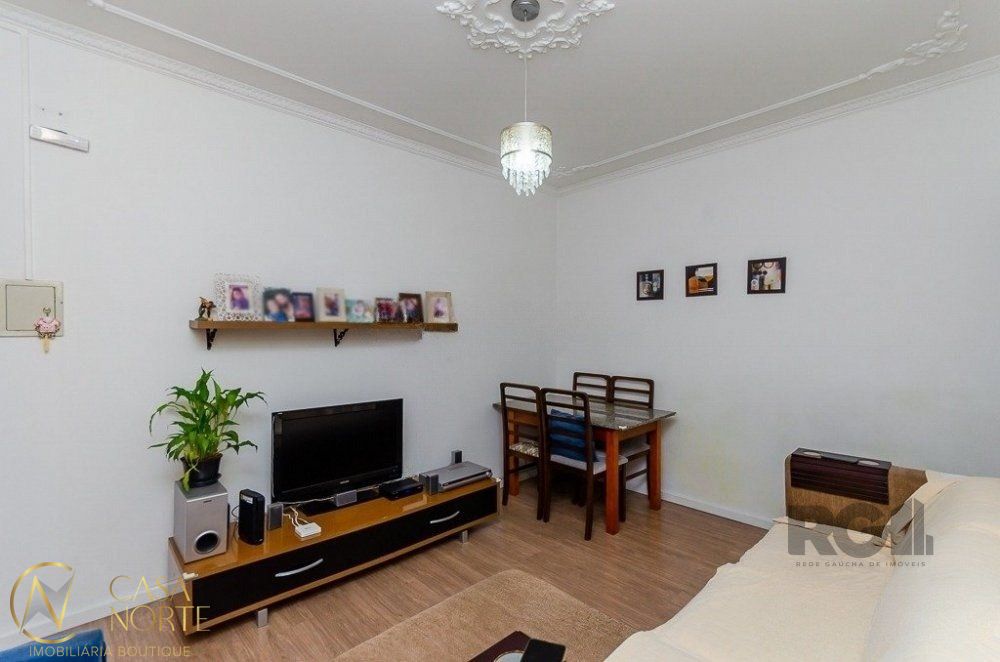 Apartamento à venda com 2 quartos, 63m², Avenida Professor Oscar Pereira no bairro Azenha em Porto Alegre