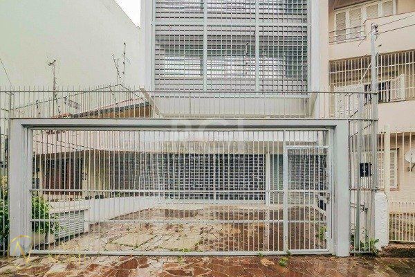 Prédio Comercial à venda , 241m², Avenida Taquara no bairro Petrópolis em Porto Alegre