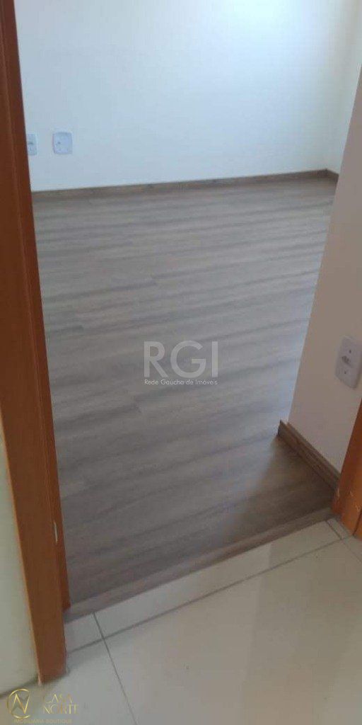 Apartamento à venda com 2 quartos, 45m², 1 vaga, Rua Atilio Supertti no bairro Vila Nova em Porto Alegre