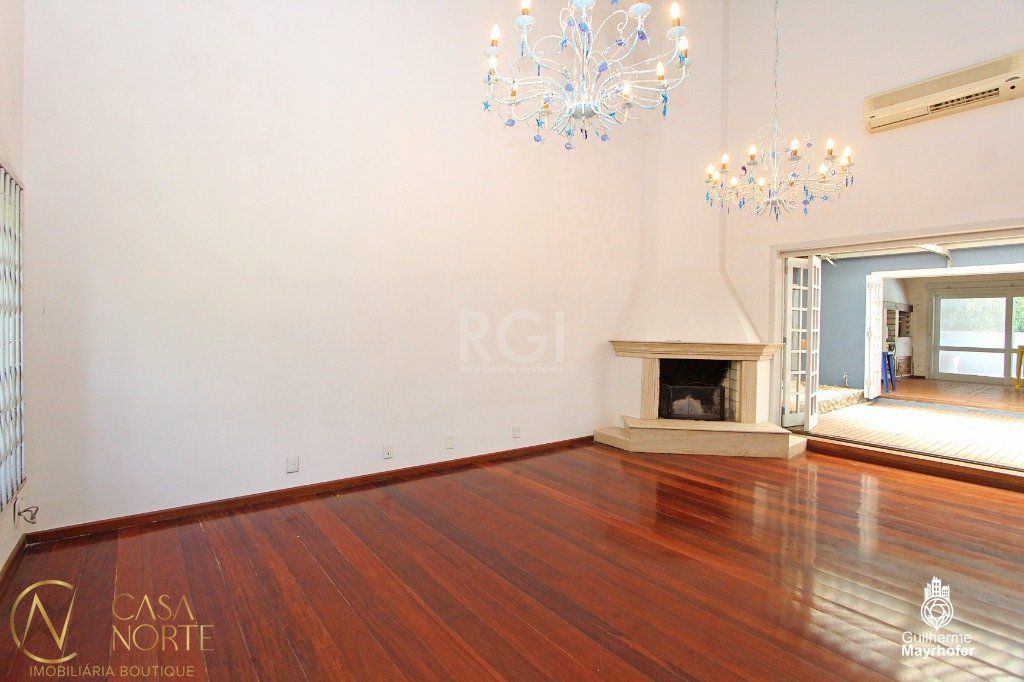 Casa à venda com 4 quartos, 393m², 2 suítes, 4 vagas, Rua Conselheiro Xavier da Costa no bairro Ipanema em Porto Alegre